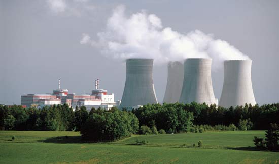 Nuclear Power vs Energy Efficiency & Renewables